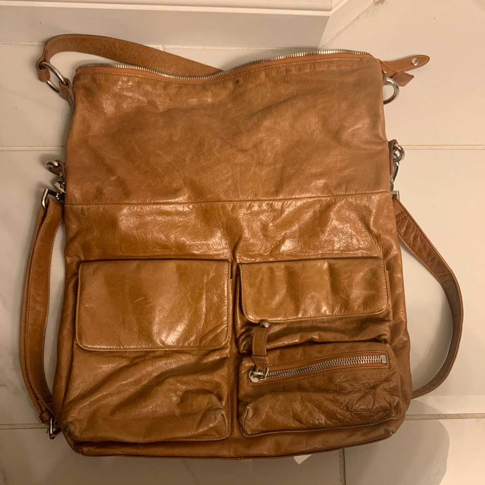 Hobo tote bag.